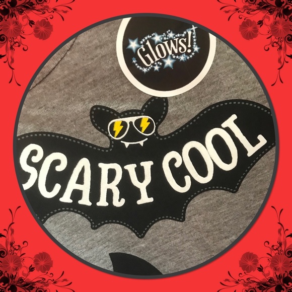 🎃New🎃Glow in the dark “BAT” T-Shirt 🎃 - Picture 2 of 4